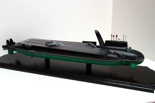 前苏联两用潜水航母曝光