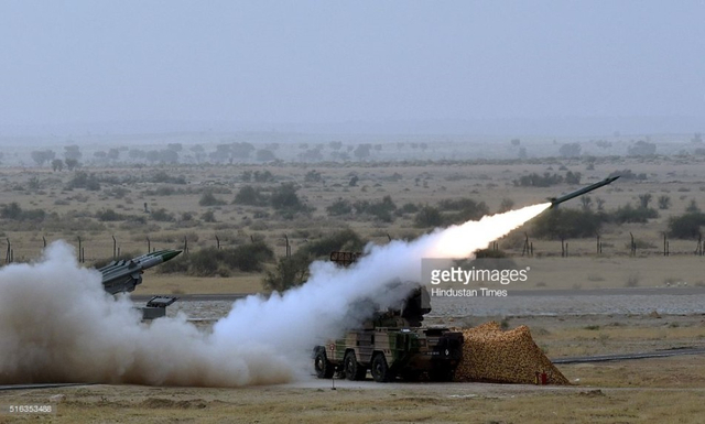 印度空军举办铁拳演习,万国牌装备齐齐亮相