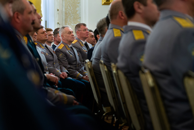 凯旋：普京为俄军自叙利亚归国将士颁发奖章