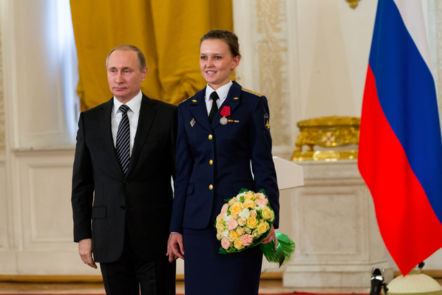 凯旋：普京为俄军自叙利亚归国将士颁发奖章