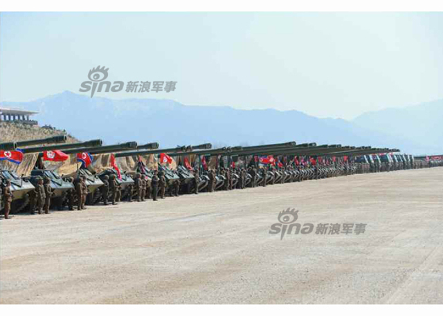 万炮齐发火力足 金正恩视察朝远程炮兵火力演习