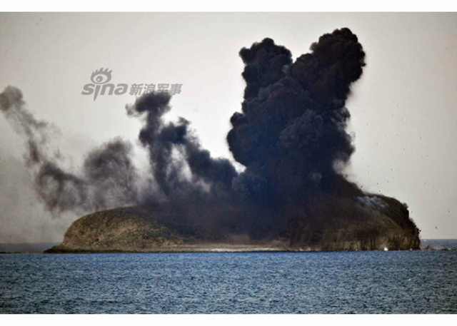 万炮齐发火力足 金正恩视察朝远程炮兵火力演习