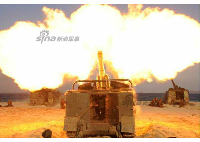 万炮齐发火力足 金正恩视察朝远程炮兵火力演习