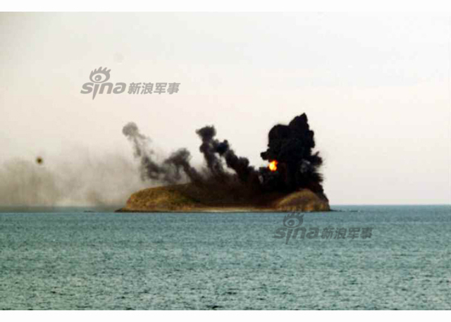 万炮齐发火力足 金正恩视察朝远程炮兵火力演习