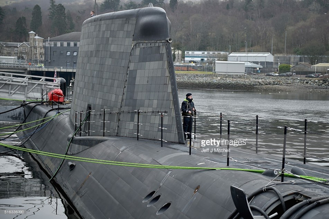 潜龙入海 英国海军机敏级核潜艇三号机入役