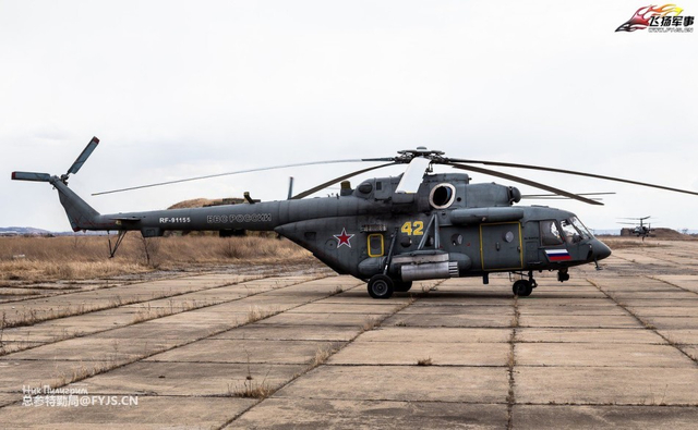 垂直打击 俄军于中俄边境演练伞兵战术突袭