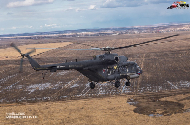 垂直打击 俄军于中俄边境演练伞兵战术突袭