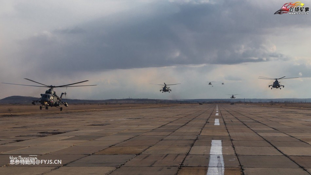 垂直打击 俄军于中俄边境演练伞兵战术突袭