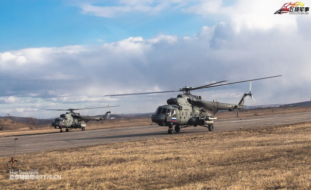 垂直打击 俄军于中俄边境演练伞兵战术突袭