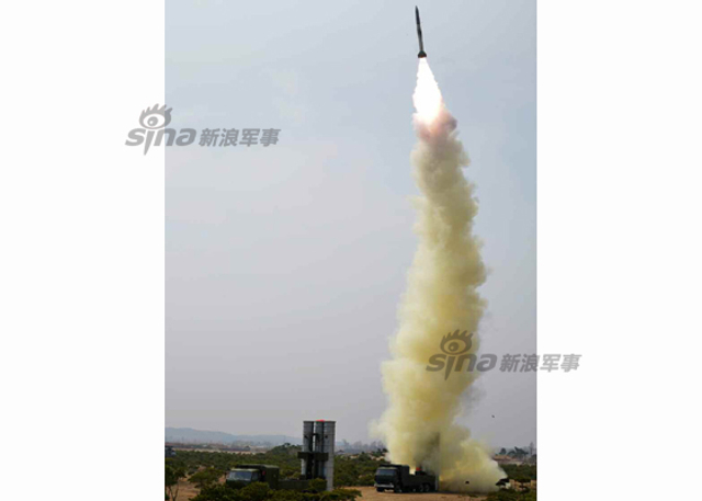 金正恩观看朝鲜最新KN-06防空导弹发射