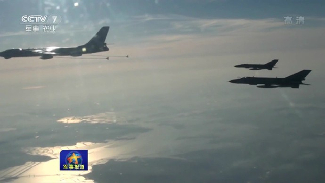 一大波大奶牛来袭 轰油6为歼8战机空中加油