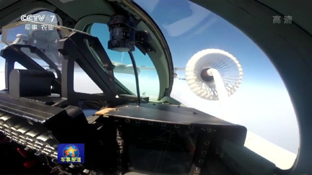 一大波大奶牛来袭 轰油6为歼8战机空中加油