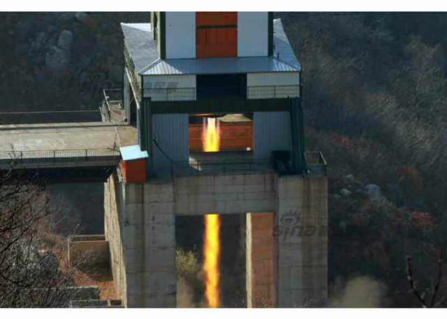 金正恩指导洲际导弹发动机点火试验