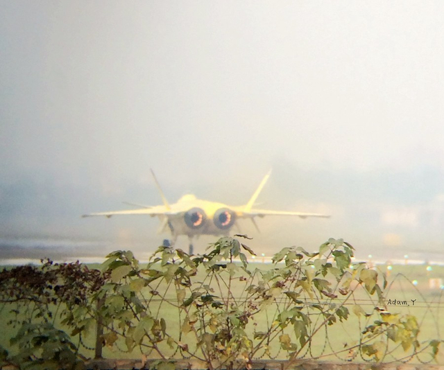 歼20战机2001、2011、2017侧视图