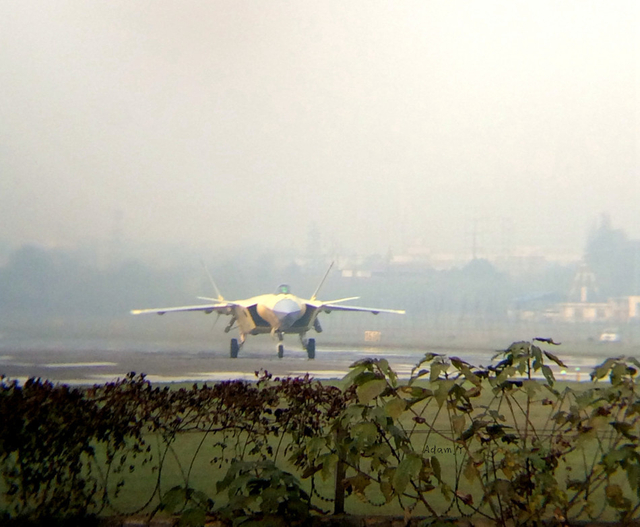 歼20战机2001、2011、2017侧视图