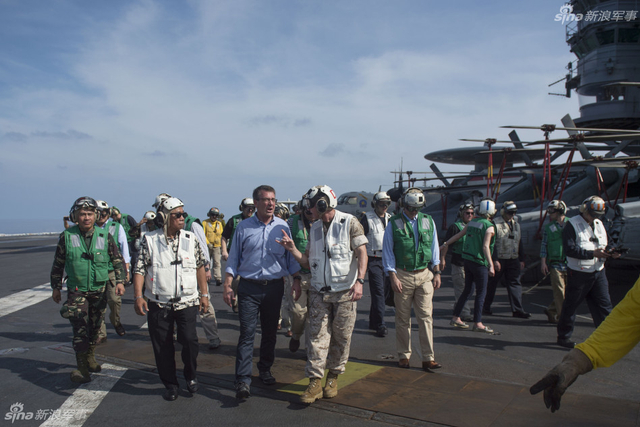 美防长登航母巡航南海舰载机频起飞