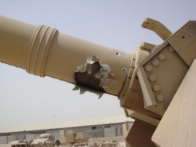 中美俄主战坦克暴力测试：中国99式抗红箭8