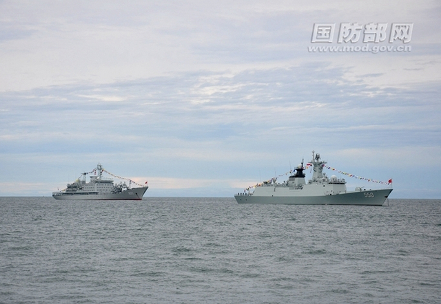 印尼阅舰式旌旗漫天！中美日战舰同台竞技