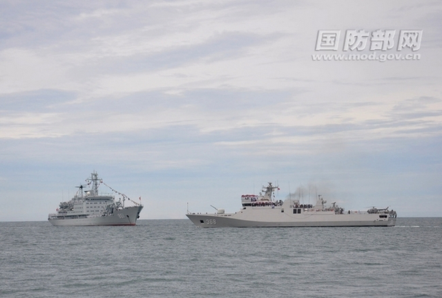 印尼阅舰式旌旗漫天！中美日战舰同台竞技