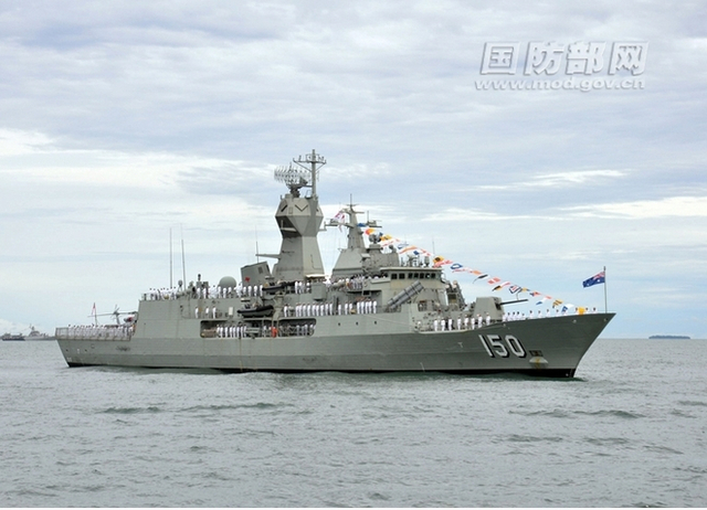 印尼阅舰式旌旗漫天！中美日战舰同台竞技