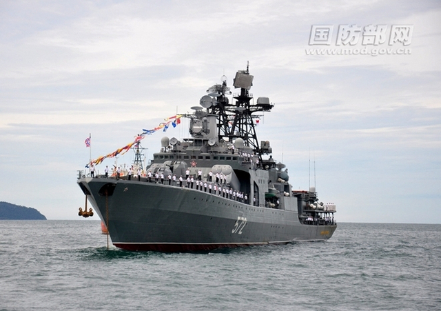 印尼阅舰式旌旗漫天！中美日战舰同台竞技