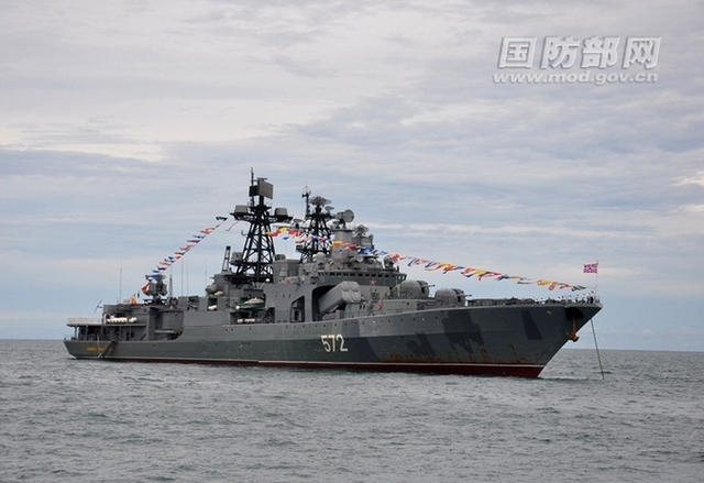 印尼阅舰式旌旗漫天！中美日战舰同台竞技