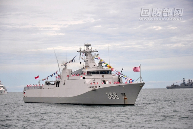 印尼阅舰式旌旗漫天！中美日战舰同台竞技