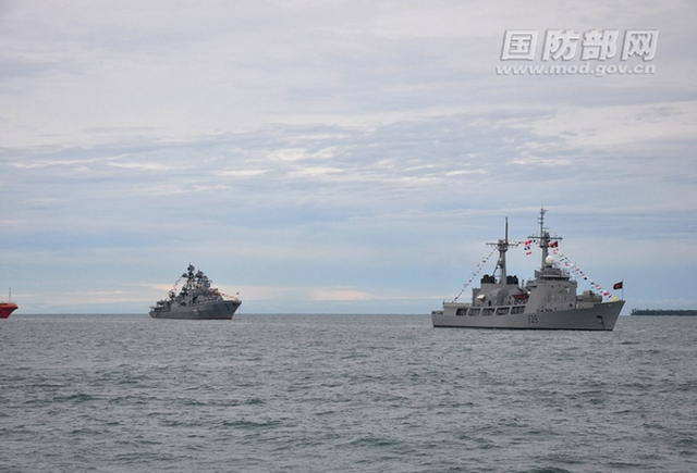 印尼阅舰式旌旗漫天！中美日战舰同台竞技