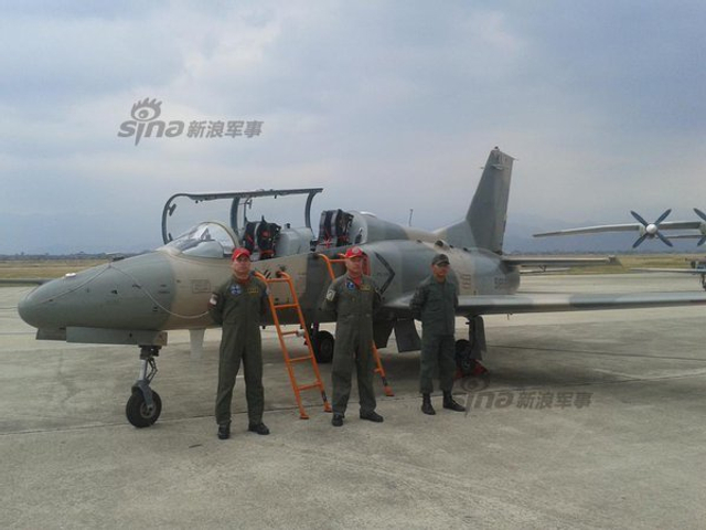 委内瑞拉再次接收中国K-8W教练机