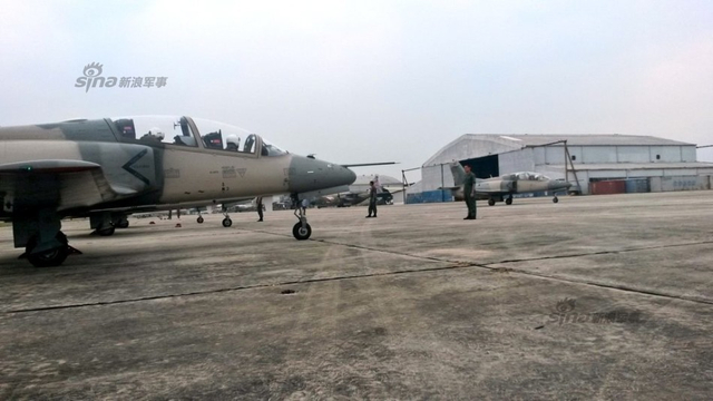 委内瑞拉再次接收中国K-8W教练机