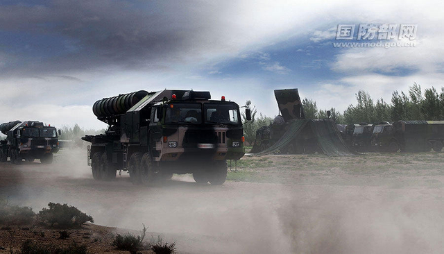 霹雳火石惊雷电 红旗9双弹齐射画面罕见曝光