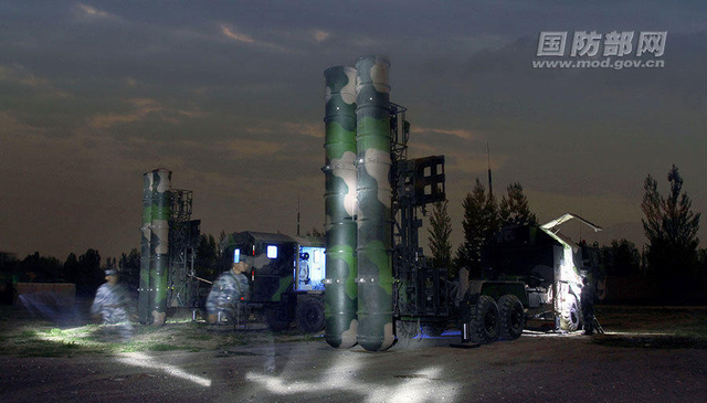 霹雳火石惊雷电 红旗9双弹齐射画面罕见曝光