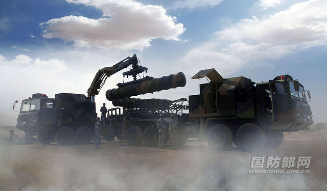 霹雳火石惊雷电 红旗9双弹齐射画面罕见曝光