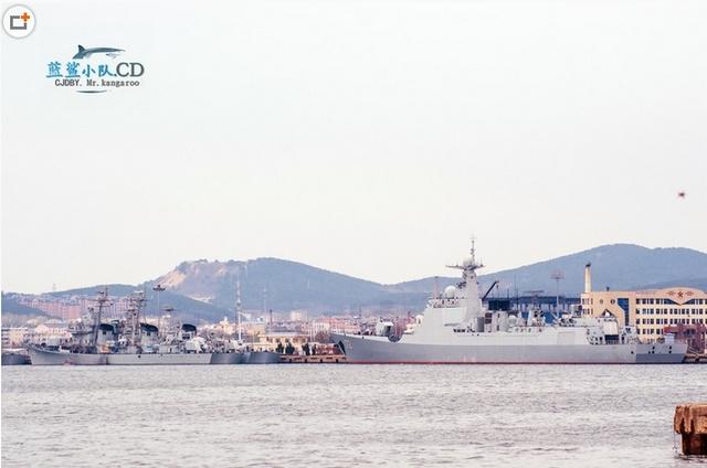 052D现身北海舰队军港