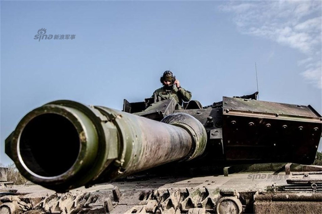 移动的钢铁堡垒 波兰豹2坦克与中国99哪家强