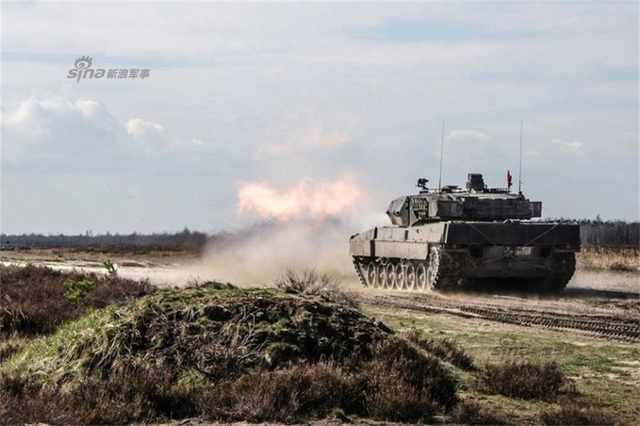 移动的钢铁堡垒 波兰豹2坦克与中国99哪家强