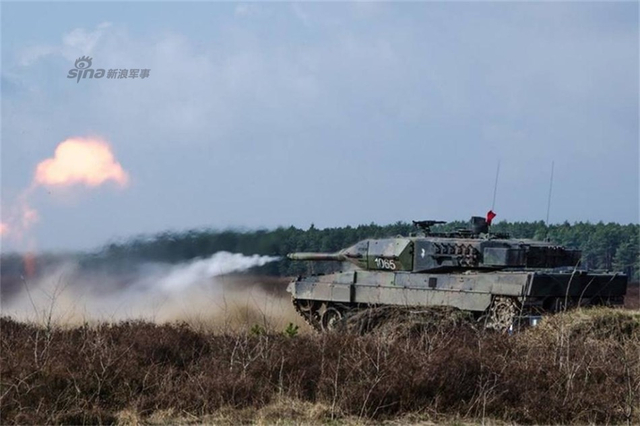 移动的钢铁堡垒 波兰豹2坦克与中国99哪家强