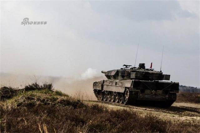 移动的钢铁堡垒 波兰豹2坦克与中国99哪家强