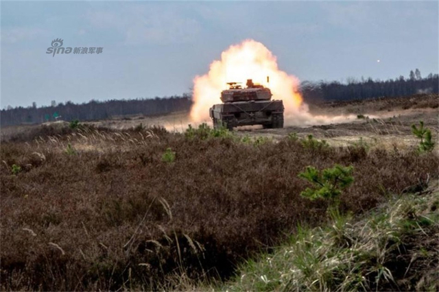 移动的钢铁堡垒 波兰豹2坦克与中国99哪家强