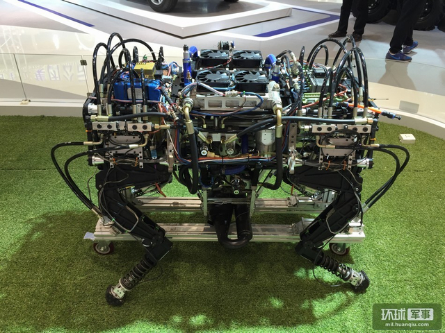 中俄美韩大狗机器人对比