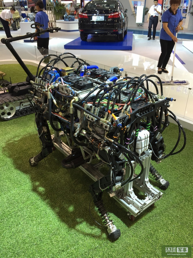 中俄美韩大狗机器人对比