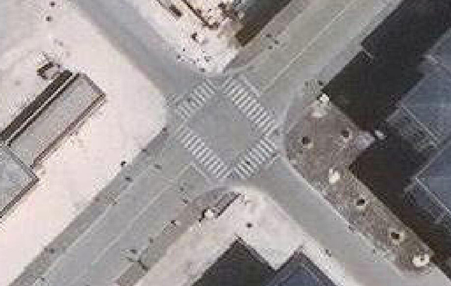 永暑礁上小城拔地而起 小区与斑马线都不缺