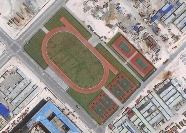 永暑礁上小城拔地而起 小区与斑马线都不缺