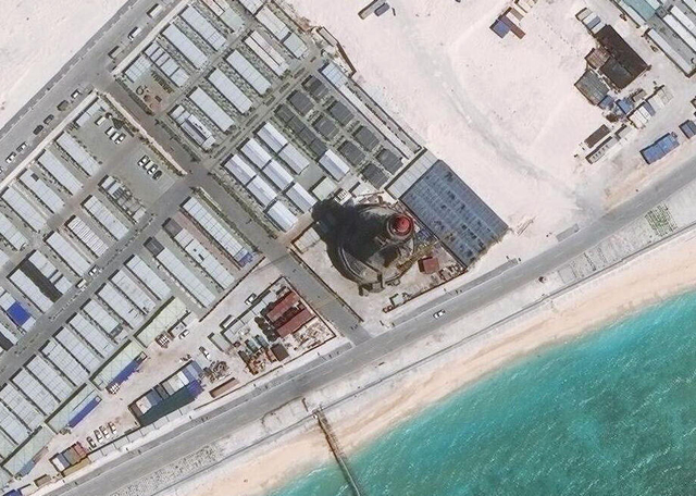 永暑礁上小城拔地而起 小区与斑马线都不缺