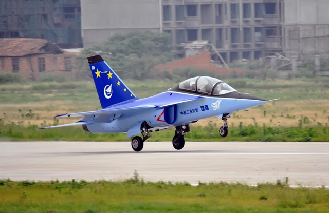 猎鹰再出击!教练10战机换装空军涂装准备服役