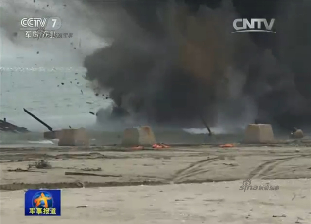 解放军东南某海域登陆大演习 