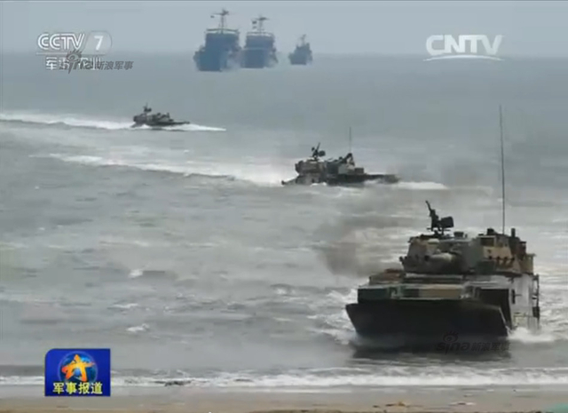 解放军东南某海域登陆大演习 