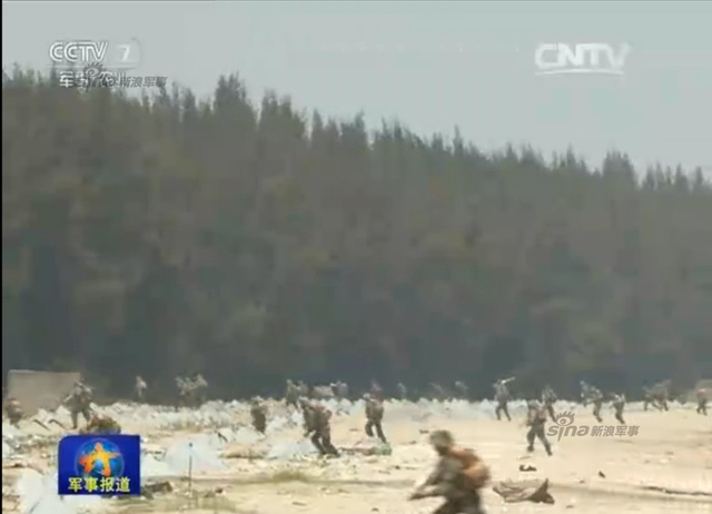 解放军东南某海域登陆大演习 