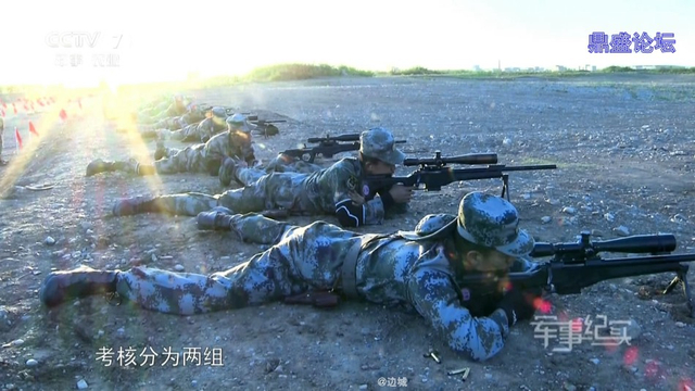 场面真霸气！我军狙击手集训高精尖大狙摆一地