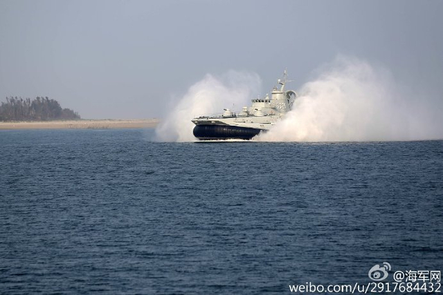 坚决捍卫蓝色国土！解放军在南沙举行登陆演习